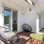Vivi Homes - El Lago
